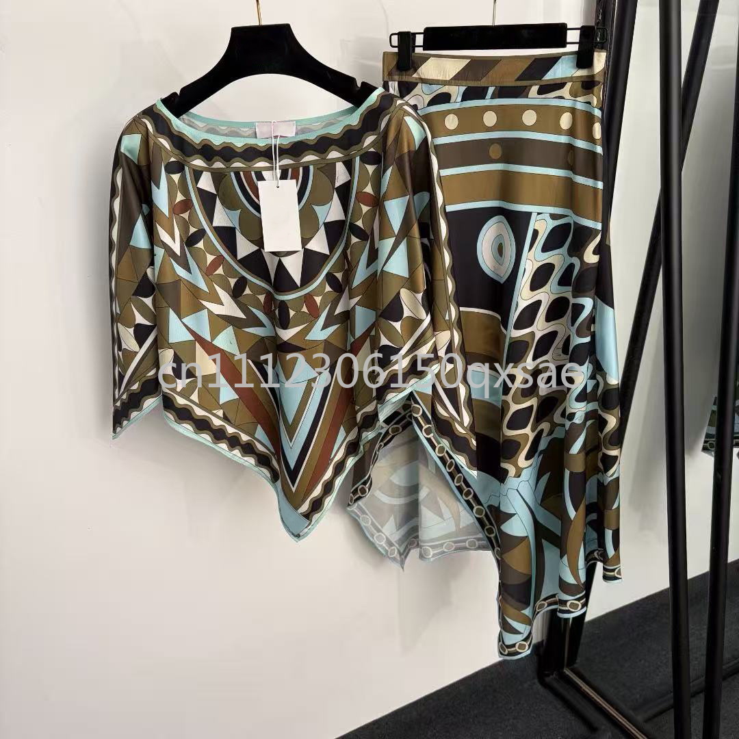 Streetwear Brand With A Logo - Luxury Design Women's Black Cloak Dress